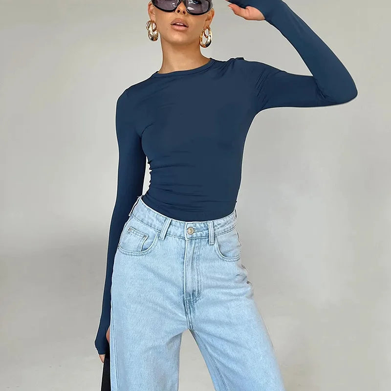 T-shirt Feminina Fashion – Manga Longa, Gola Redonda, Slim Fit, Crop Top com Orifícios para os Polegares, Casual e Streetwear de Verão