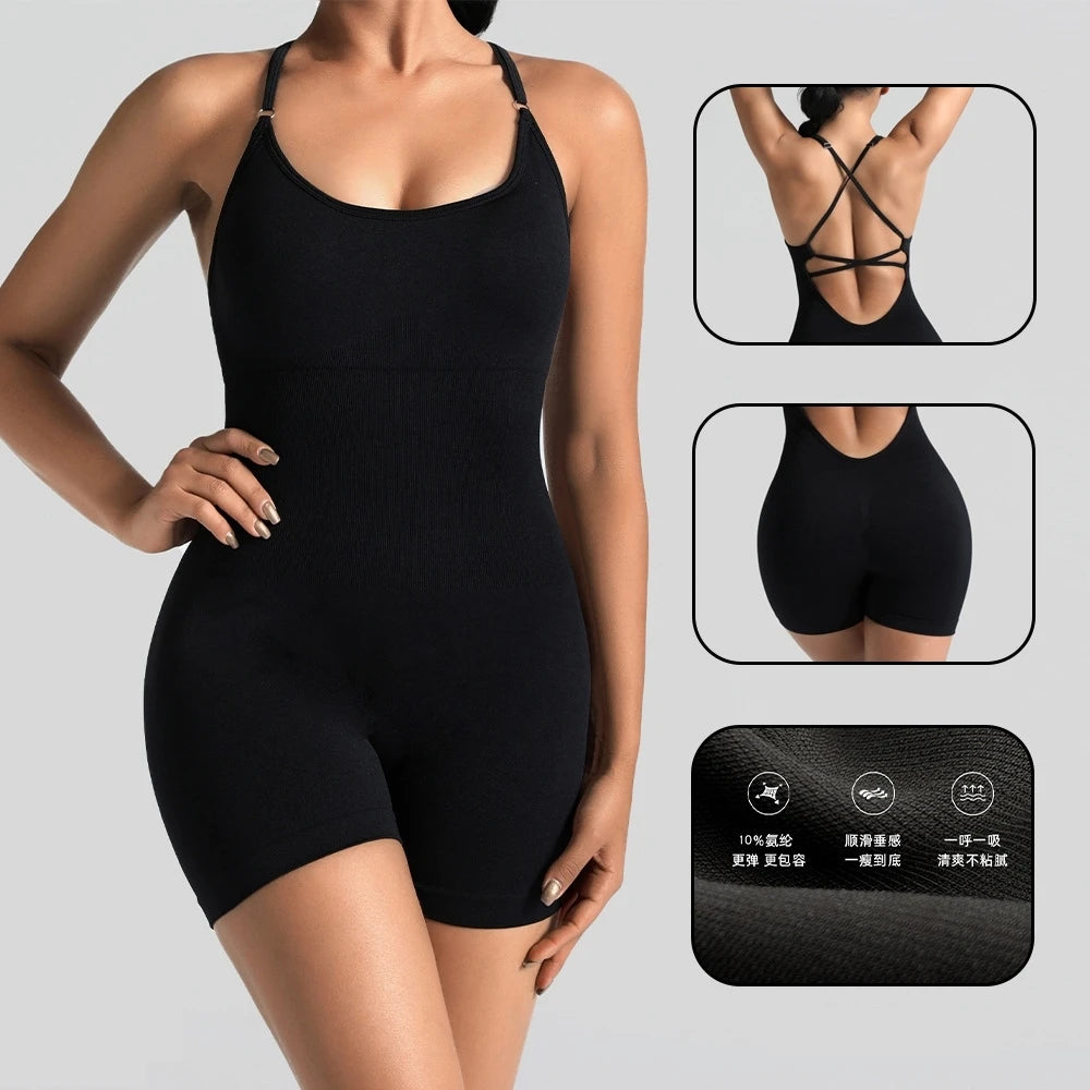 Macacão de ioga feminino — roupa desportiva curta para treino, fitness e ginásio.