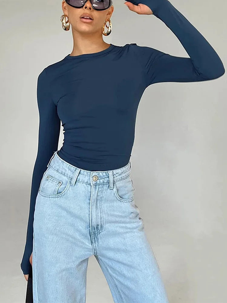 T-shirt Feminina Fashion – Manga Longa, Gola Redonda, Slim Fit, Crop Top com Orifícios para os Polegares, Casual e Streetwear de Verão