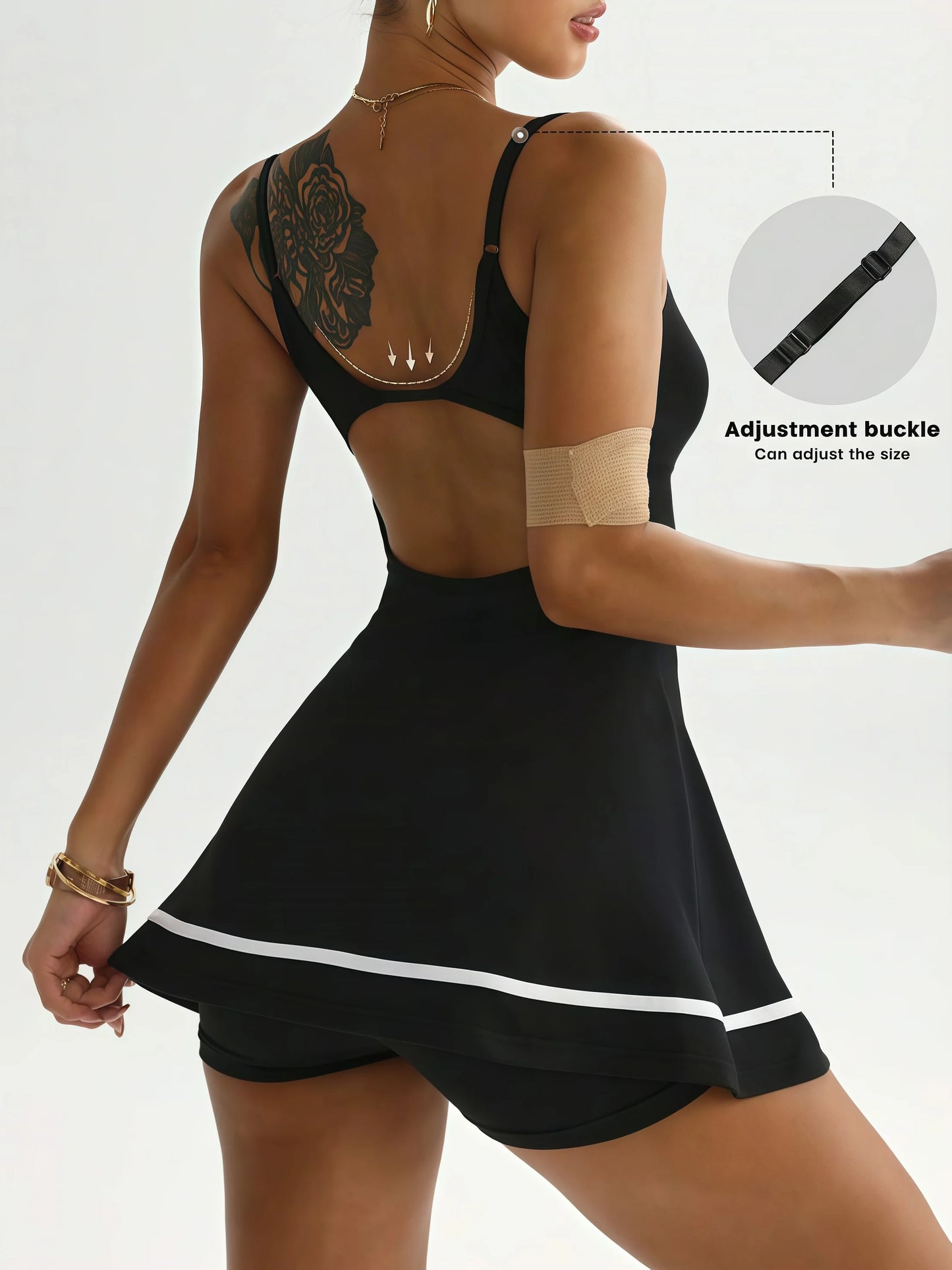 Vestido desportivo feminino com alças — modelo justo e sem mangas, estilo ténis, com blocos de cor e saia curta.