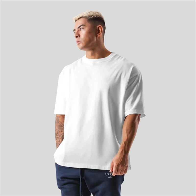 T-shirts de ginásio essenciais, combinando conforto, estilo e desempenho, ideal para treino, ginásio ou atividades ao ar livre.