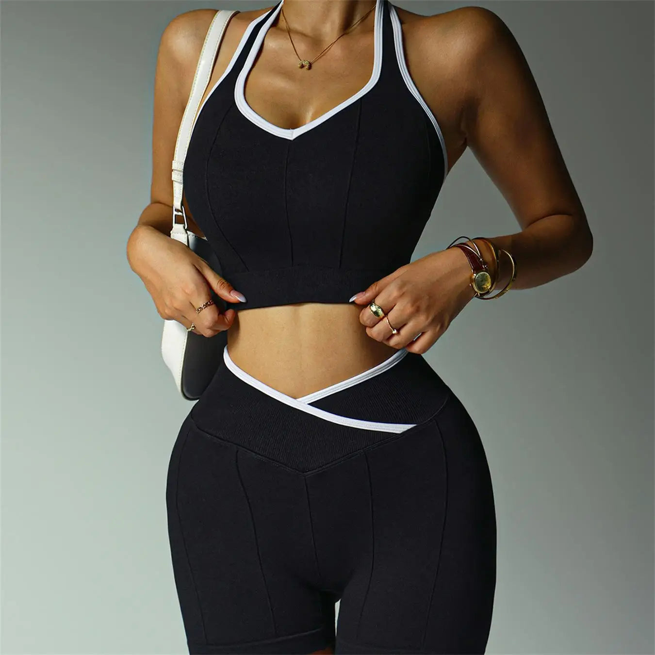 Conjunto desportivo feminino — top, colete e calções para ioga, ciclismo, corrida e treino no verão.