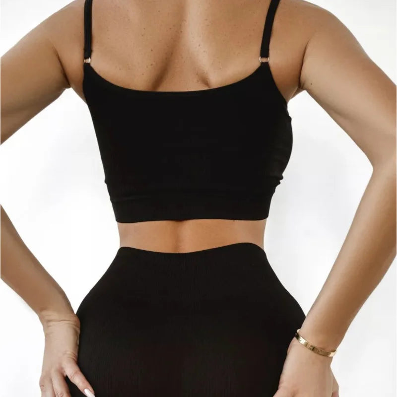 Conjunto de roupa de ioga feminina russa sem costuras — top halter e calças de ioga com letras em inglês, conjunto casual sem costuras.