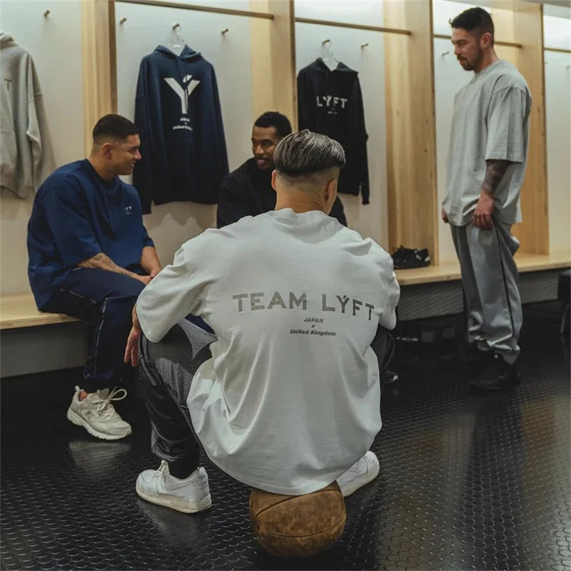 T-shirt Masculina TEAM LYFT – Logo Prateado, Confortável em Algodão, Gola Redonda, Manga Curta