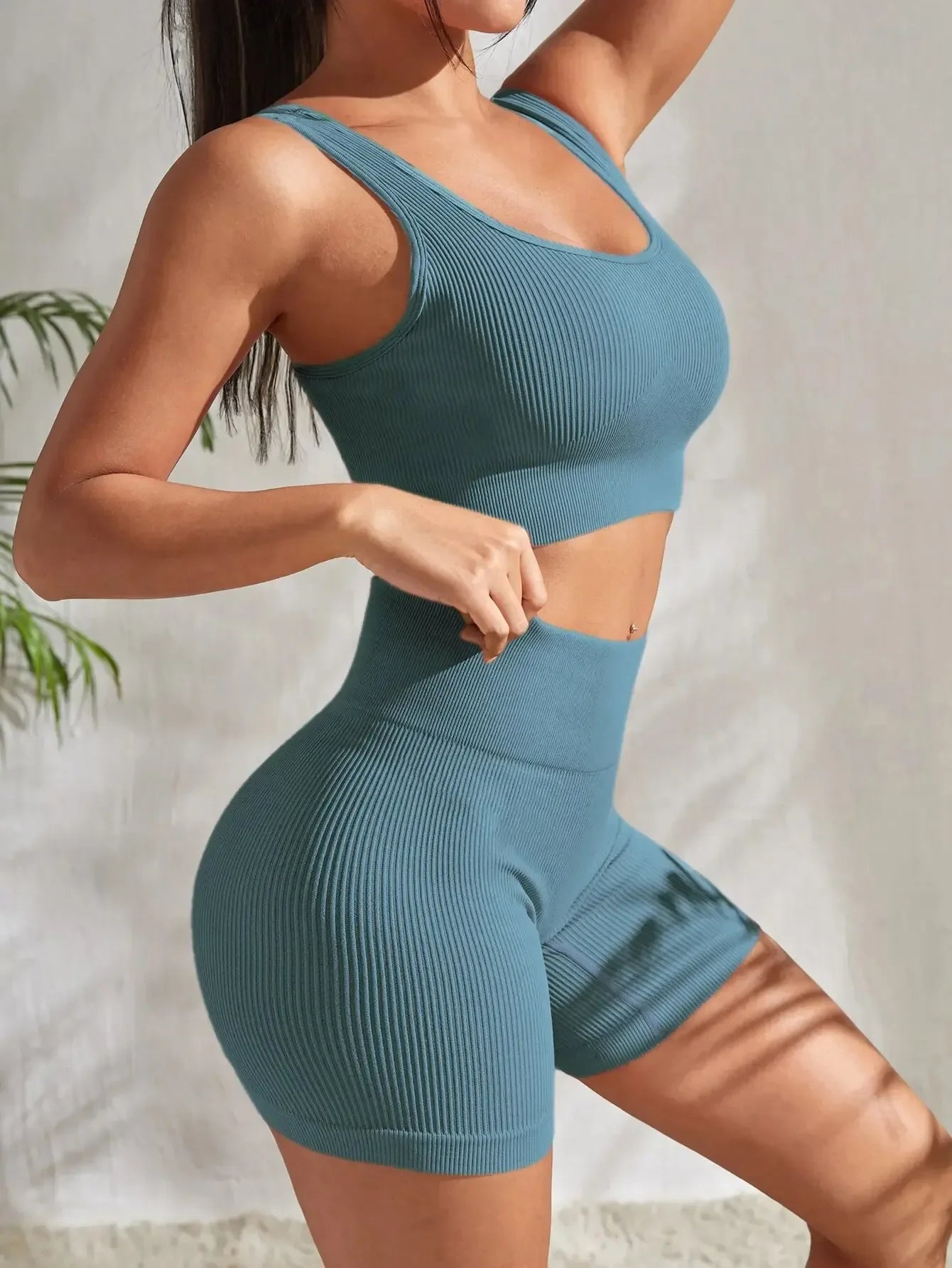Conjunto de treino feminino sem costuras — top cropped canelado e calções de cintura alta, 2 peças para ginásio, ioga, corrida e fitness.